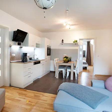 01 Im Carre Charlott Apartman